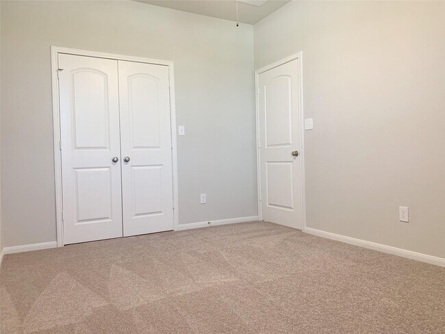 Building Photo - 14218 Singing Oaks Trl