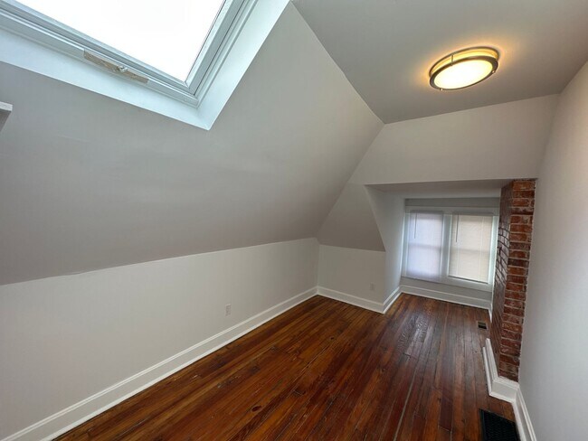 Building Photo - Chittenden Ave 145-147 48K