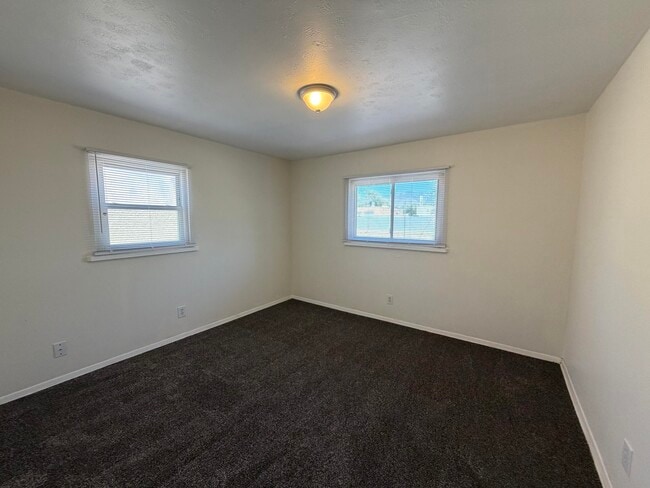 Building Photo - 317 Cagua Dr NE