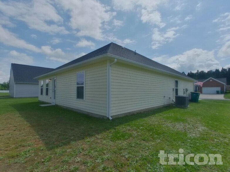 Building Photo - 567 Scarlet Leaf Ln.