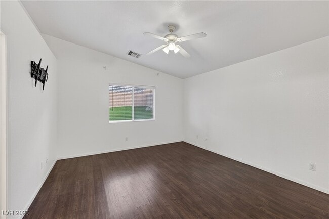 Building Photo - 226 Nautical St