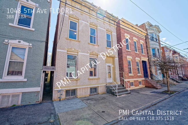 Building Photo - 1048 5th Ave