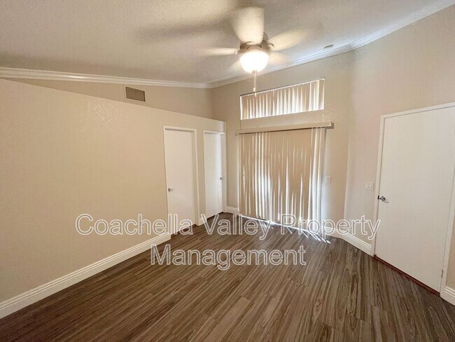 Building Photo - 41469 Woodhaven Dr W