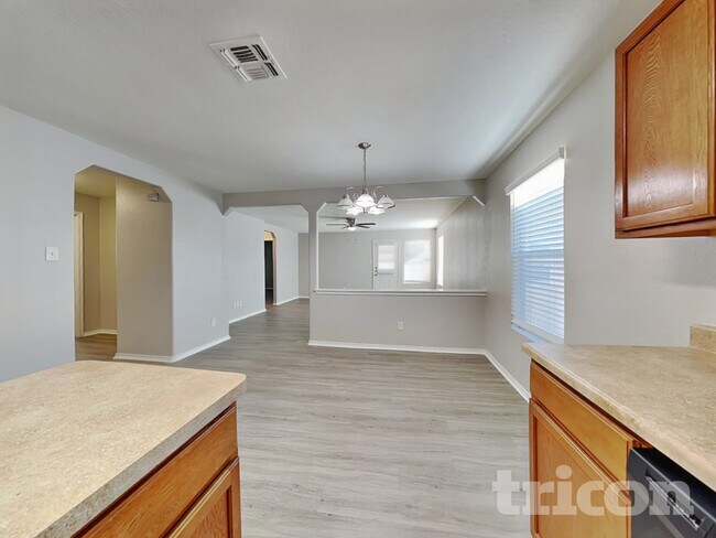 Building Photo - 9506 Lookover Bay