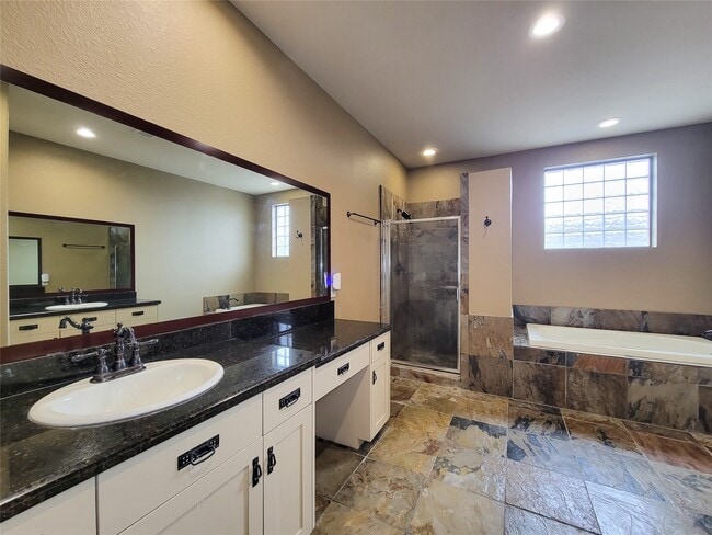 Building Photo - 1605 W 14th St