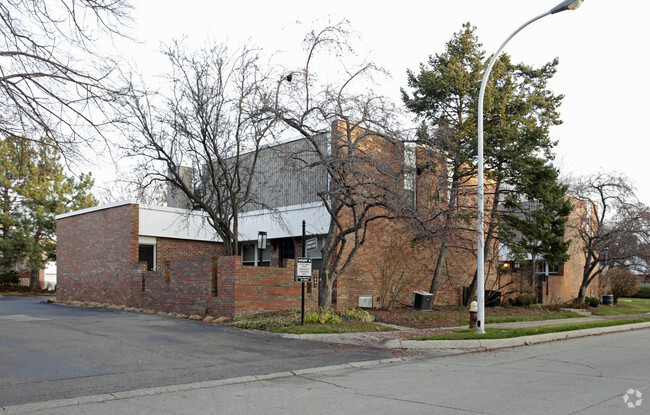 Building Photo - Hyde Park Co-Op Apartments