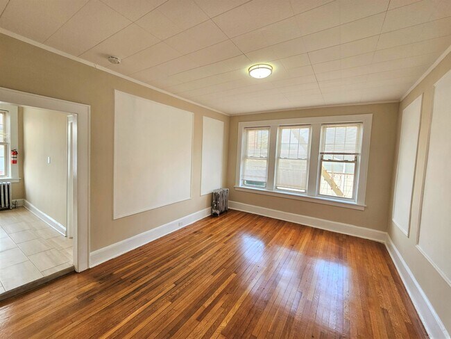 Building Photo - 382 Bloomfield Ave