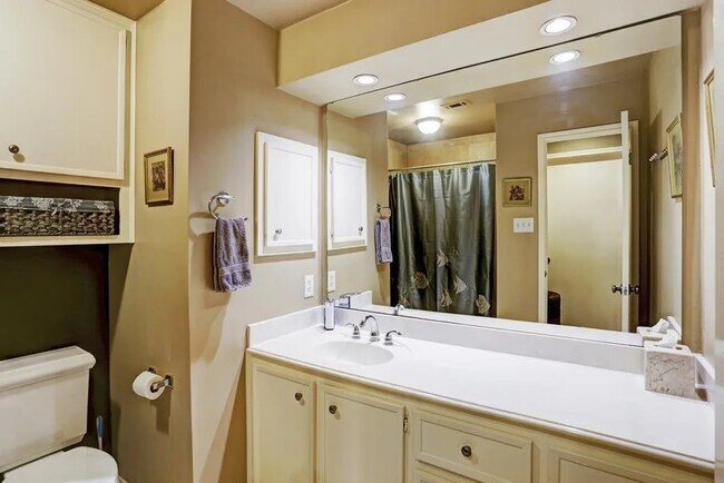 Building Photo - 11314 Piping Rock Dr