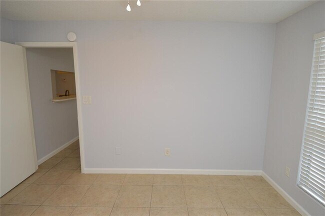 Building Photo - 8645 Fancy Finch Dr