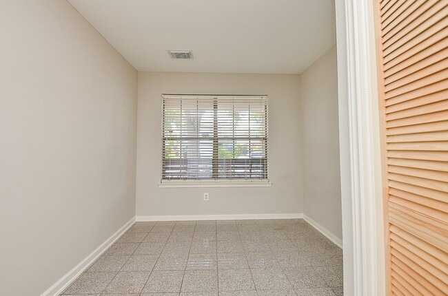 Building Photo - 13410 Cricklewood Creek Ln
