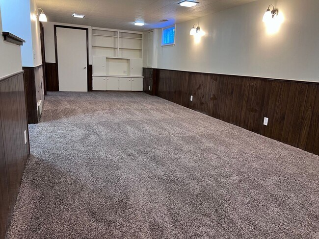 Building Photo - 4 bed 2 bath Arvada Home