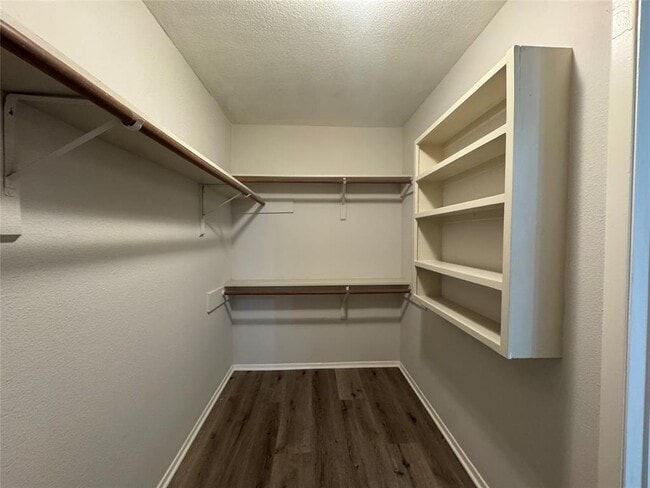 Building Photo - 7207 Zieglers Grove