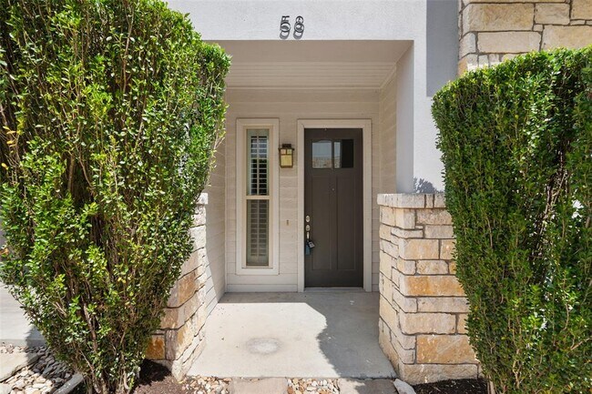 Building Photo - 2520 Bluebonnet Ln
