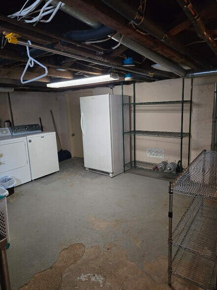 Building Photo - 75 Broadway