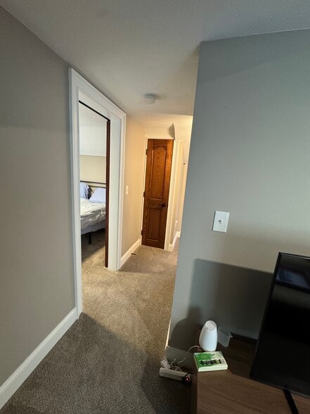 Building Photo - 17640 Larchwood Ave