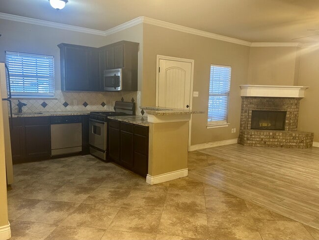 Building Photo - 4423 106th St