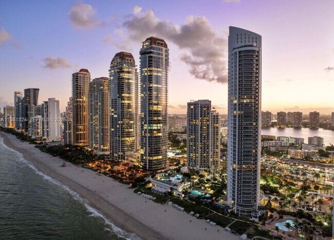 Building Photo - 18101 Collins Ave