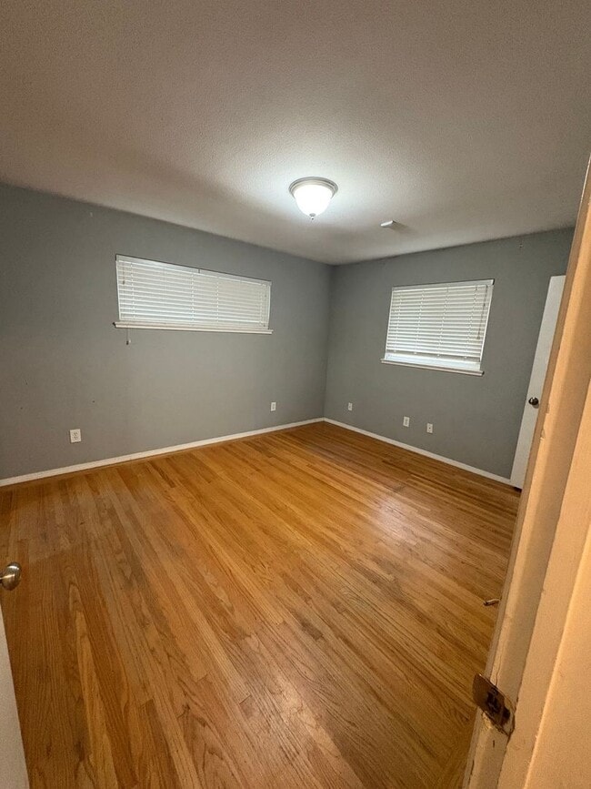 Building Photo - 3bed/2bath Home with large yard in South Sac