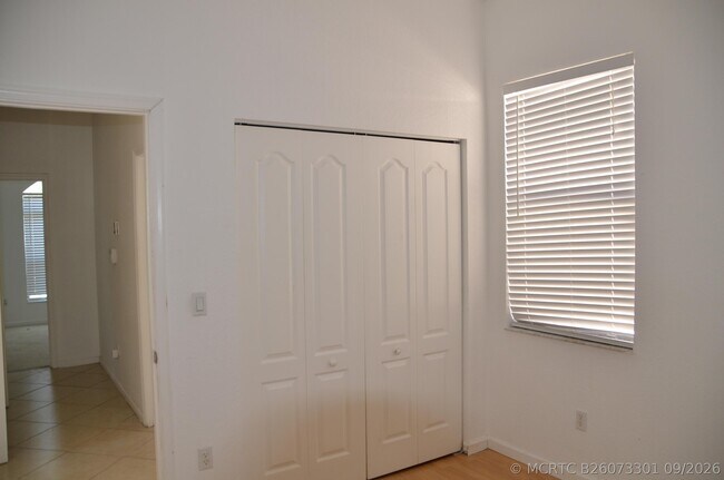 Building Photo - 4106 NE 22nd Ct
