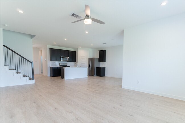 Building Photo - 30030 Foxtail Pne Ct