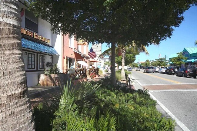 Building Photo - 1640 Stickney Point Rd