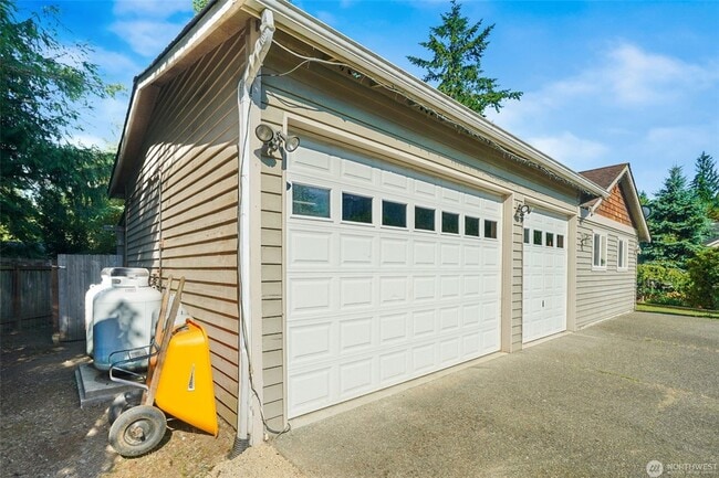 Building Photo - 16107 Goldbar Blvd