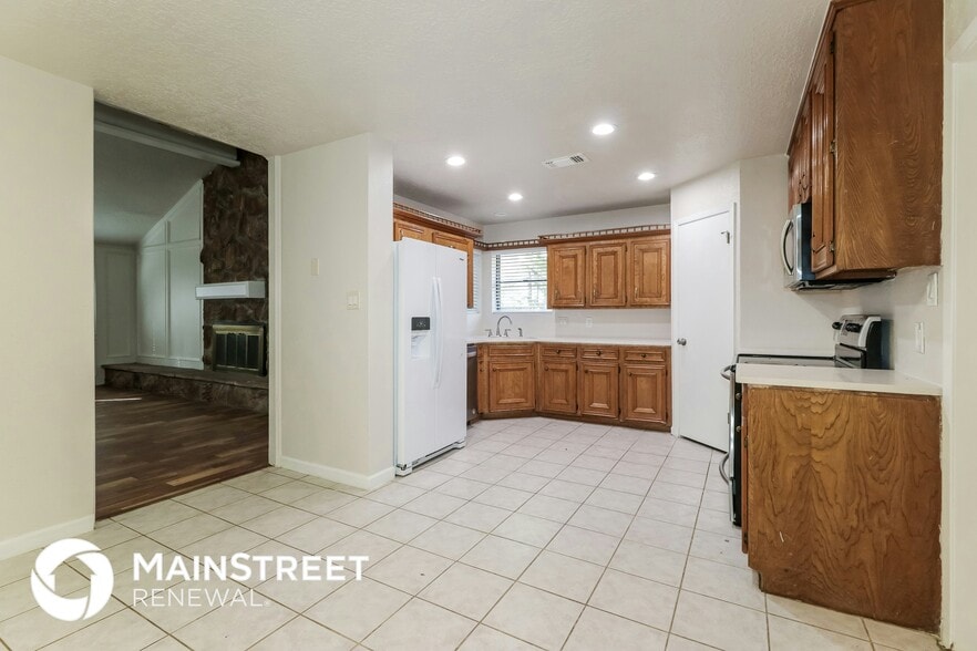 Building Photo - 2127 Round Wind Trail