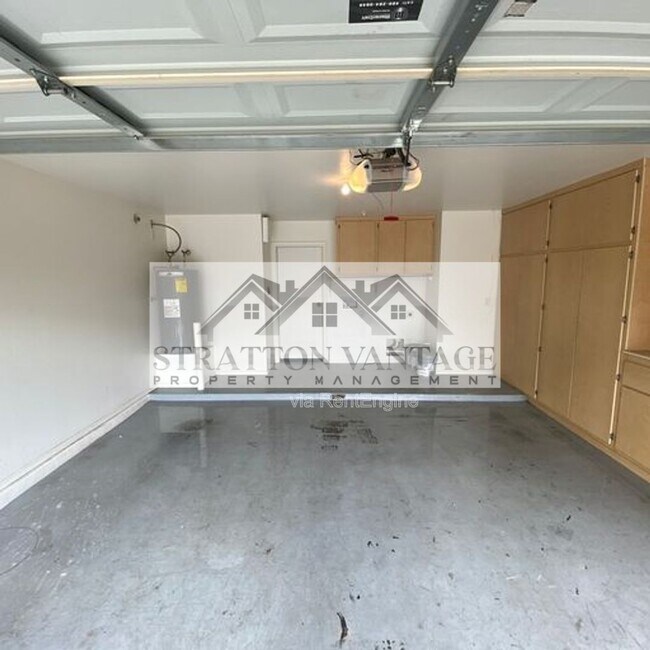 Building Photo - 864 S 239th Ln