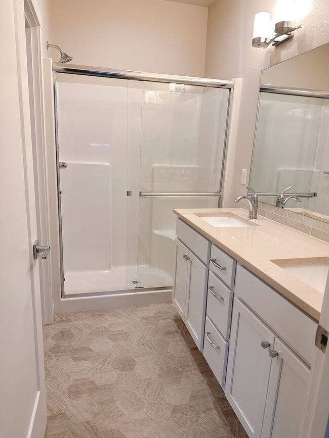 Building Photo - Lease Takeover on a 3bdrm/2.5 bath cottage...