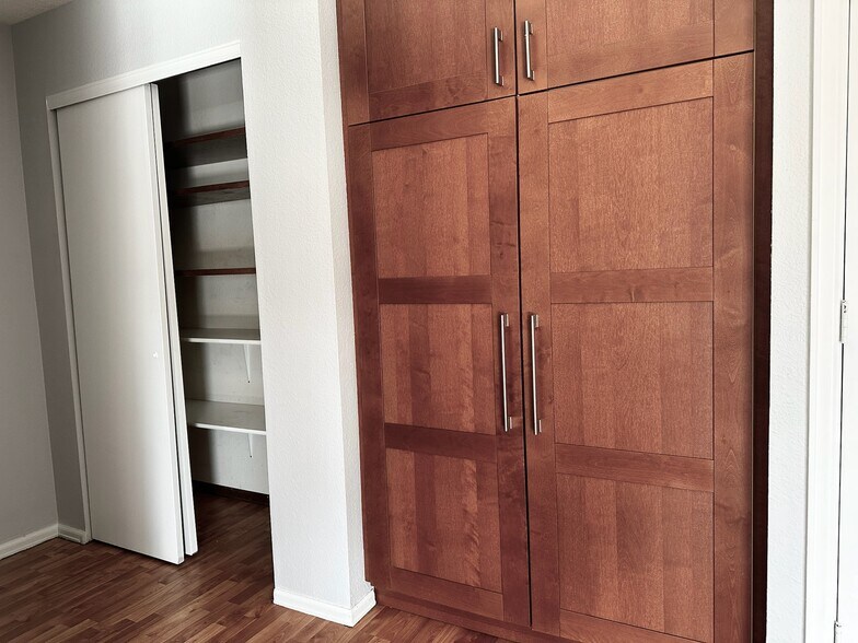 Building Photo - 1364 W 134th Dr