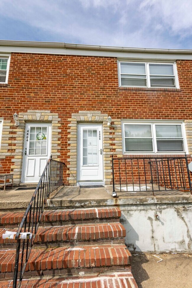 Building Photo - 4806 Sipple Ave