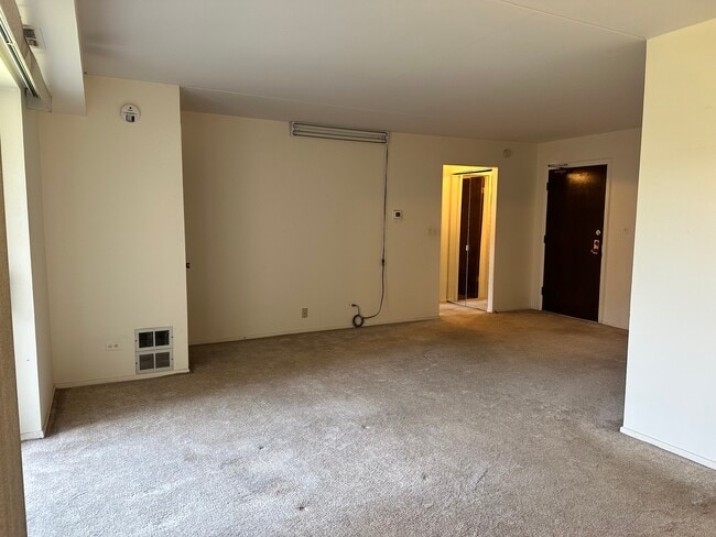 Building Photo - 1460 Fairlane Dr