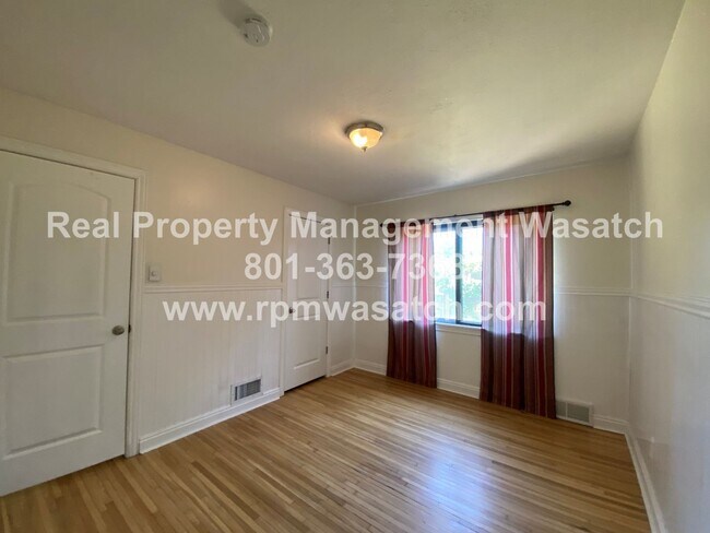 Building Photo - Take a Look at This 4 Bedroom 2 Bathroom H...