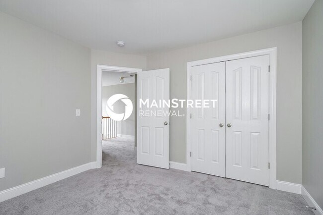 Building Photo - 3 Bedroom Pet-Friendly Home in Greensboro, NC with Main Street Renewal