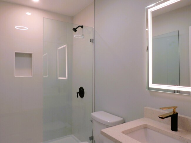 Building Photo - 9 Spring Garden St