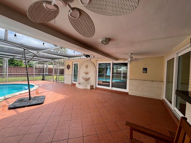 Building Photo - 2001 N 41st Ave