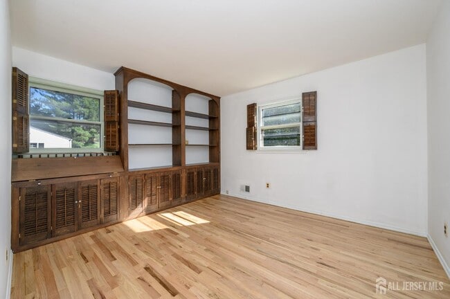 Building Photo - 3996 Park Ave