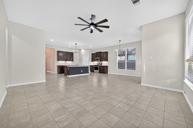 Building Photo - 40519 Goldeneye Pl