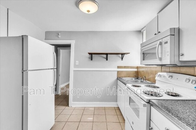 Building Photo - 815 E 32nd St