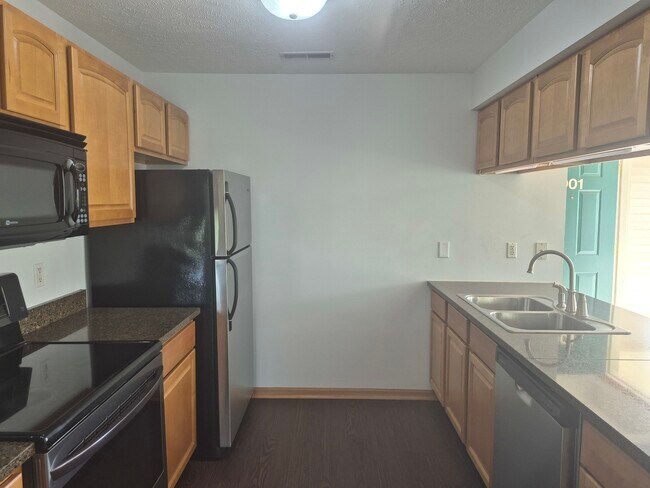 Building Photo - 901 Penny Ln