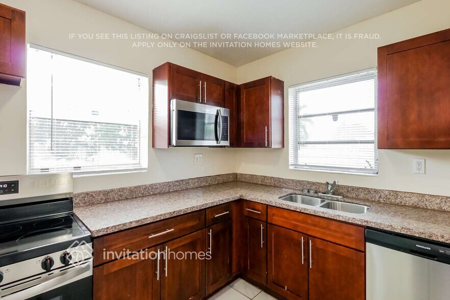 Building Photo - 998 NW 202nd St