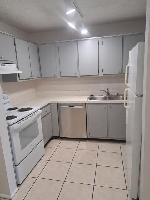 Building Photo - 2671 Riverside Dr