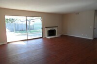 Building Photo - Spacious 6 Bedroom, 3 Bathroom, Single Fam...