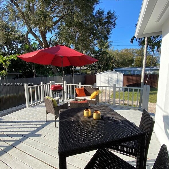 Building Photo - 951 NE 116th St