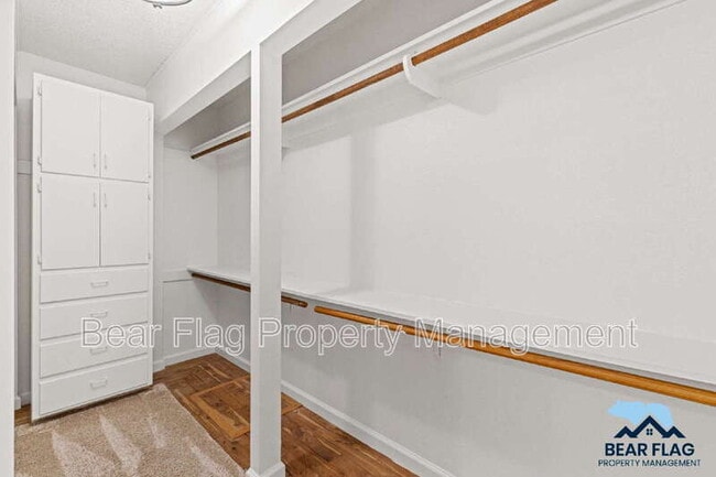 Building Photo - 7919 Ridgemont Dr
