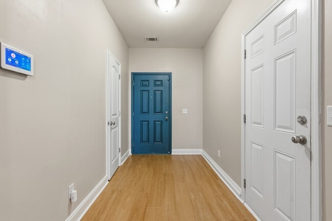 Building Photo - 240 Canyon Oak Loop