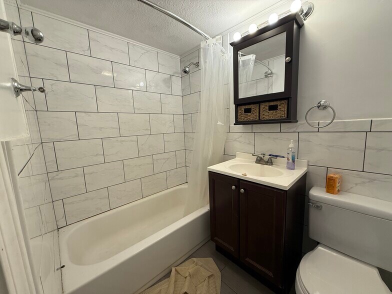 Building Photo - 482 Commonwealth Ave