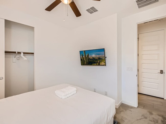 Building Photo - 9417 W Atlantis Wy