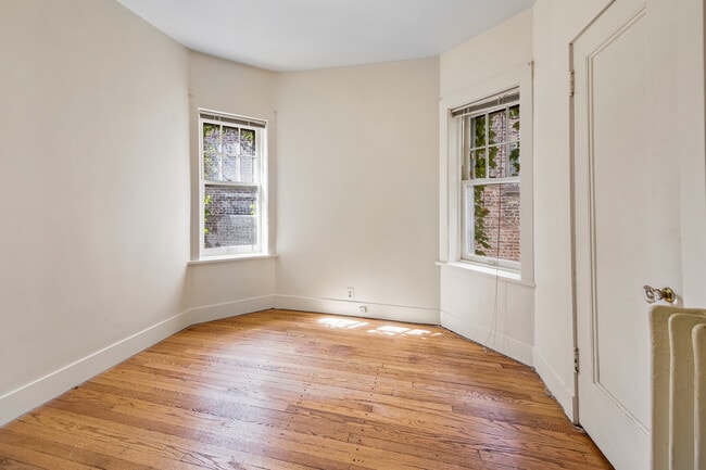 Building Photo - 3006 W Logan Blvd