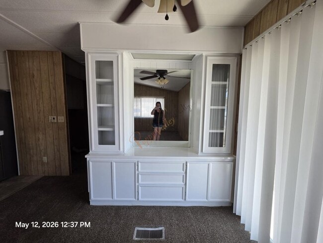 Building Photo - 2110 Balboa Dr